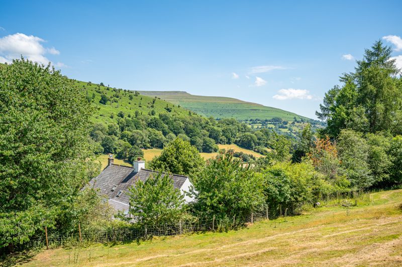 Setting- click for photo gallery